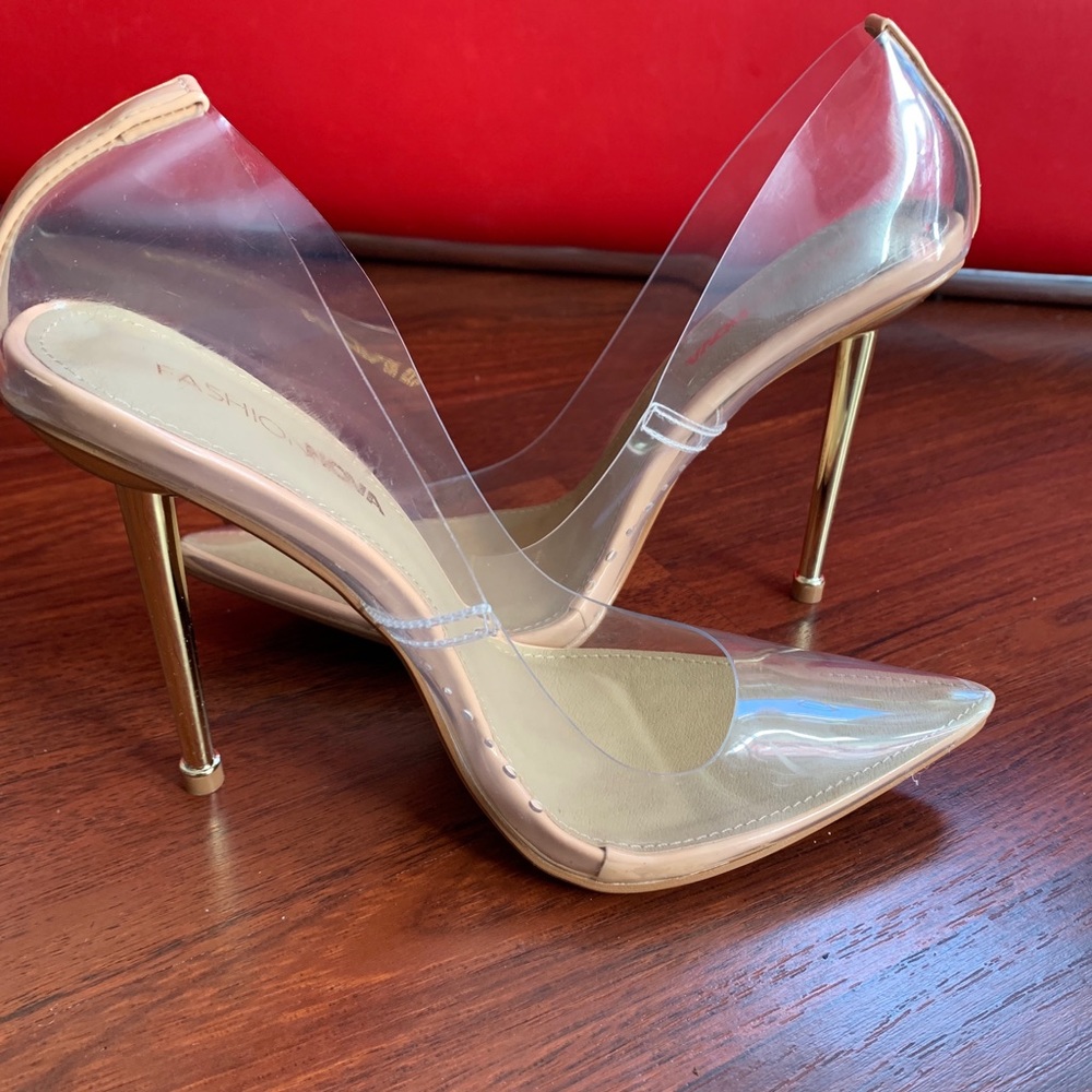 FASHIONNOVA “Clear The Air” Pump - Clear